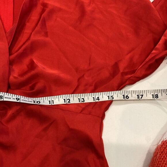 Ann Taylor, red satin twist, front blouse with elbow length sleeves size 0 - Picture 6 of 9